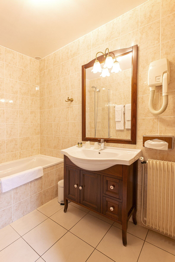 Bedroom 4, Hôtel Belle Epoque, Côte-d'Or
