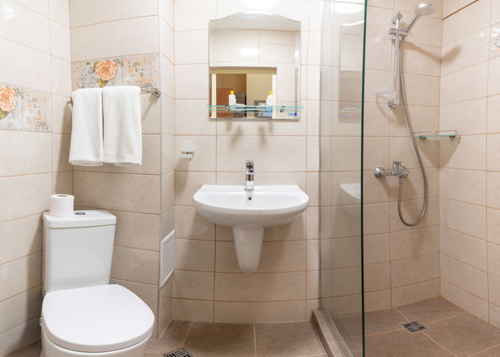 Bathroom 5, Victoria Hotel, Varna