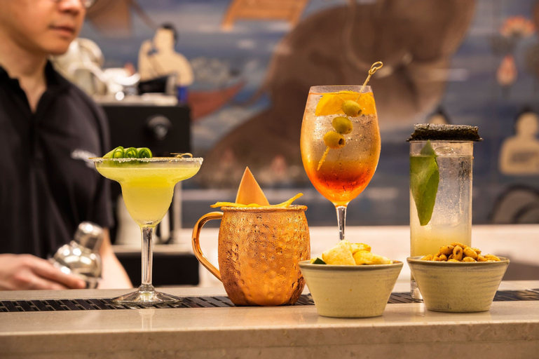 Food & Drinks 11