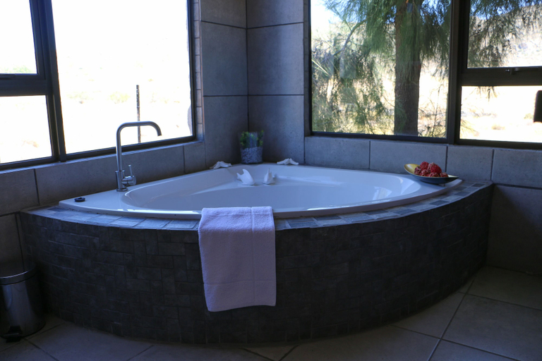 Bathroom 5, Daisy Country Lodge, Namakwa