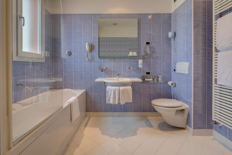 Bathroom 15