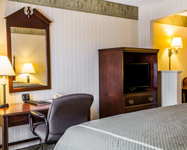 Bedroom 3, Comfort Suites McAlester, Pittsburg