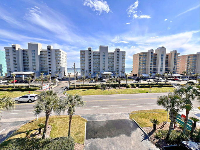 Others 5, Sea Breeze 318, Baldwin