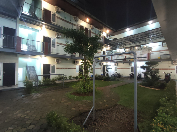 Exterior & Views 2, Puspiptek Residence Syariah Mitra RedDoorz, South Tangerang