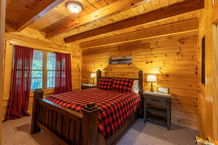 Bedroom 3, Bear Necessities, Jefferson