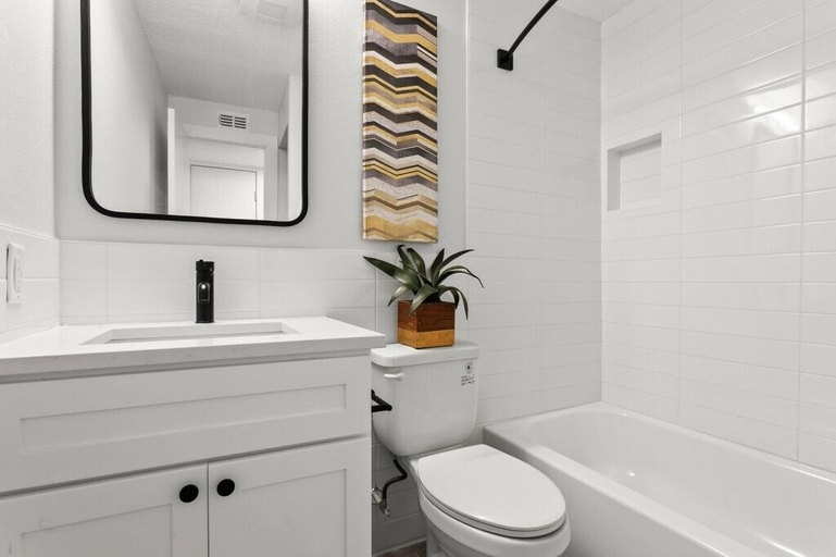 Bathroom, University Serenity Suites 15th, Hillsborough