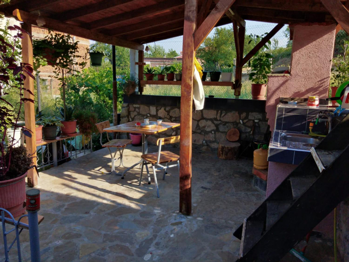 Food & Drinks, Gardenhouse, Pogradecit