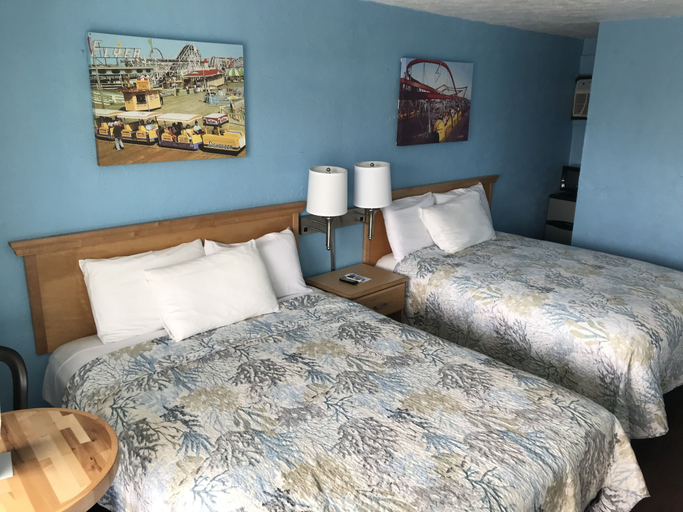 Bedroom 2, Surf Comber Motel, Cape May