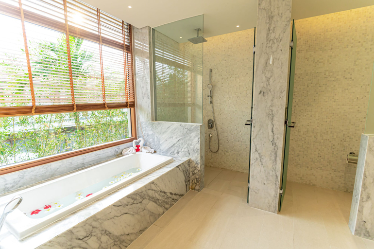 Bathroom 3, 5BRs villas for a perfect family getaway, Da Nang