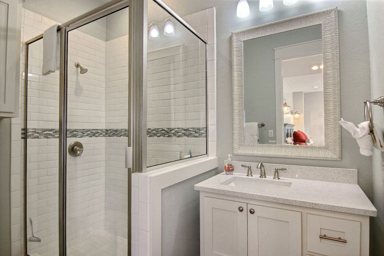 Bathroom 4, Trout Street Condos, Nueces