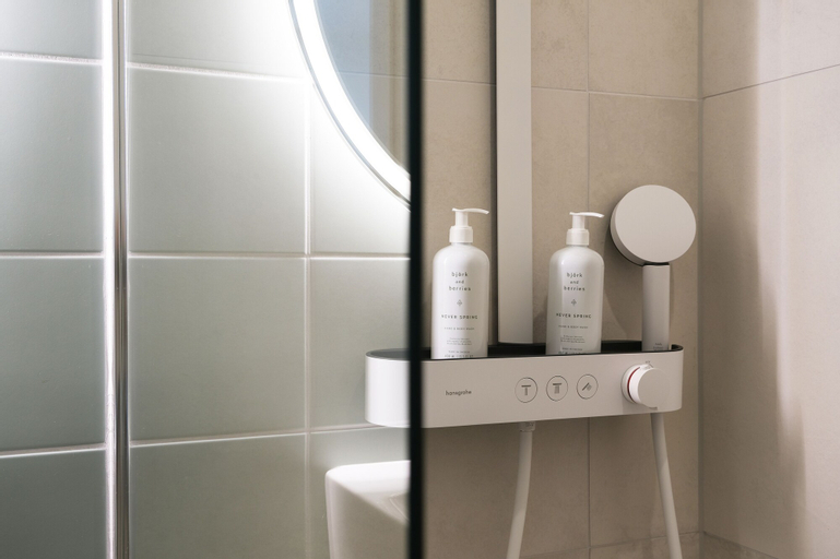 Bathroom 7