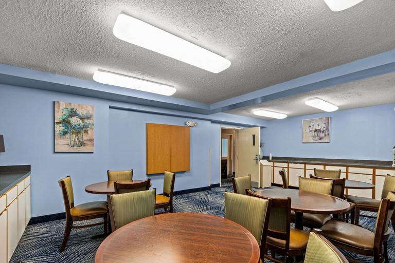 Food & Drinks 5, Suburban Studios Sterling - Washington Dulles, Loudoun