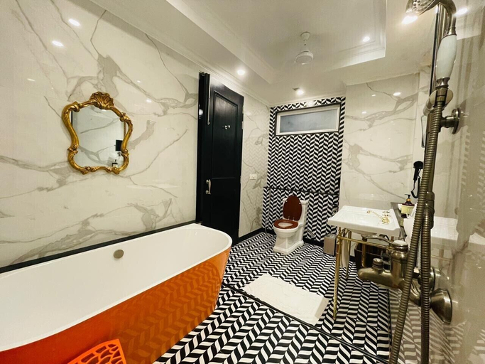 Bathroom 5, Mayfair Palm Beach Resort, Ganjam