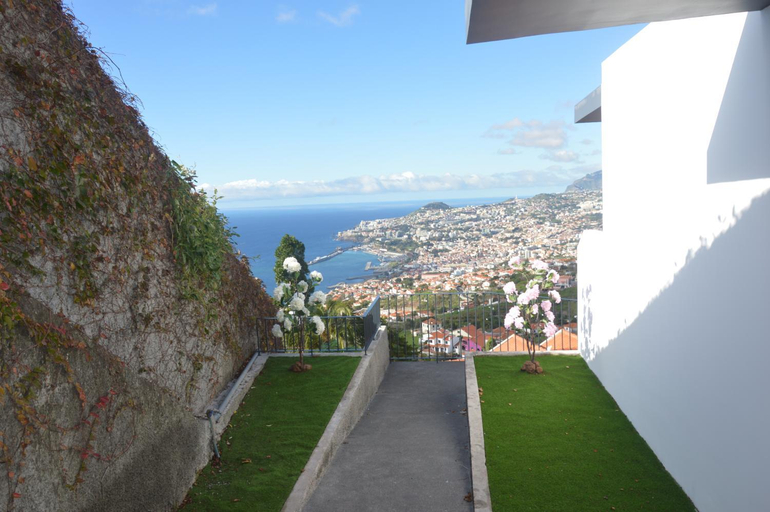 Others 3, Relax View, Funchal