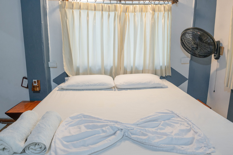 Bedroom 3, La Playita Hotel, Moñitos
