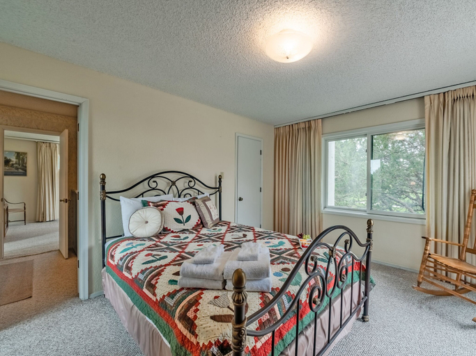 Bedroom 2, High Mesa Escape, Lincoln