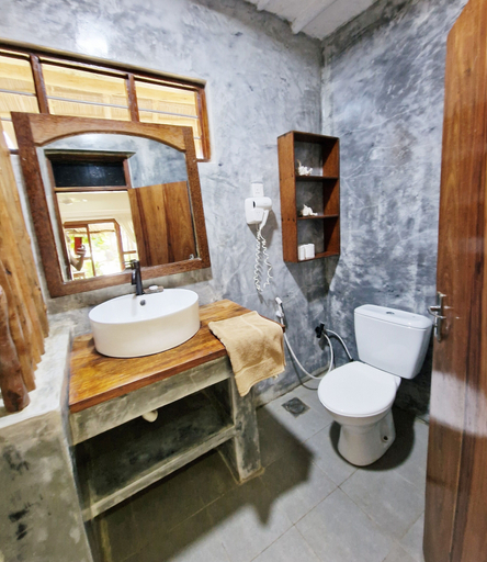 Bathroom 5, Aya Beach Resort, Kusini