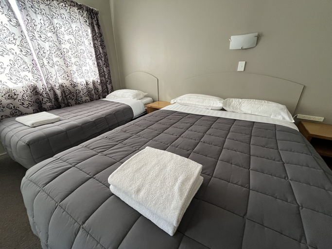 Bedroom 2, Manuka Crescent Motel, Queenstown-Lakes
