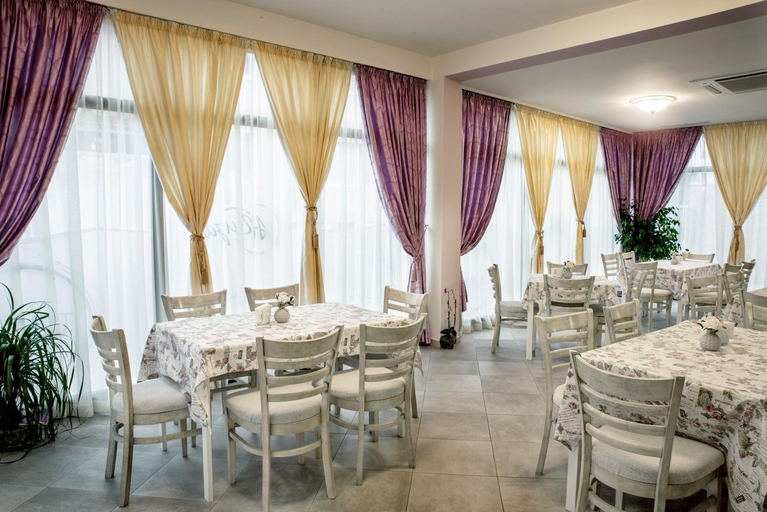 Food & Drinks 5, Astrea Deluxe, Hisar