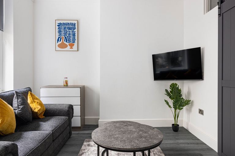 Others 5, Edgware Road Apartments, London