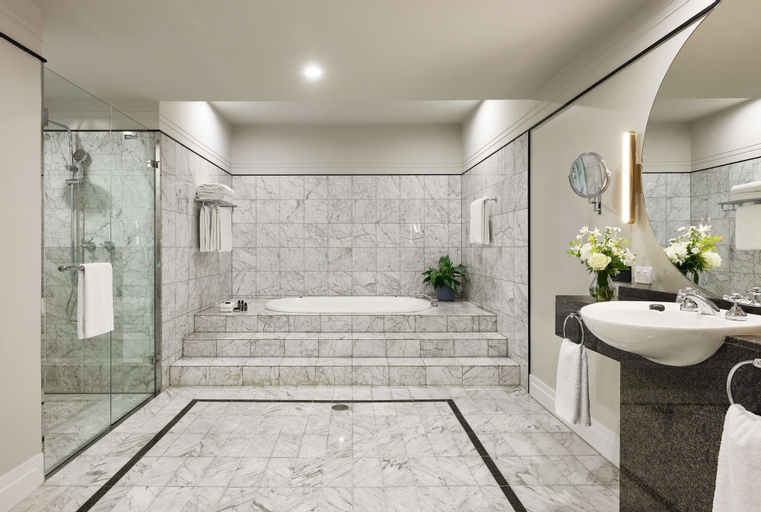 Bathroom 18
