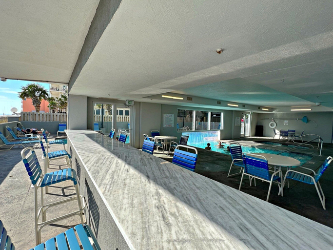 Food & Drinks, Island Royale, Baldwin