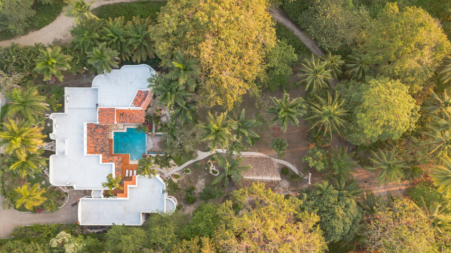 Aerial view 2, Paradise Beach Lodge, Puntarenas