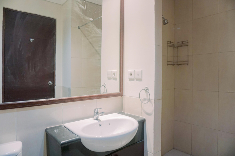 Bathroom 13