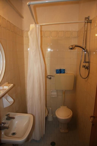 Bathroom 3, Hotel Orchidea, Rimini