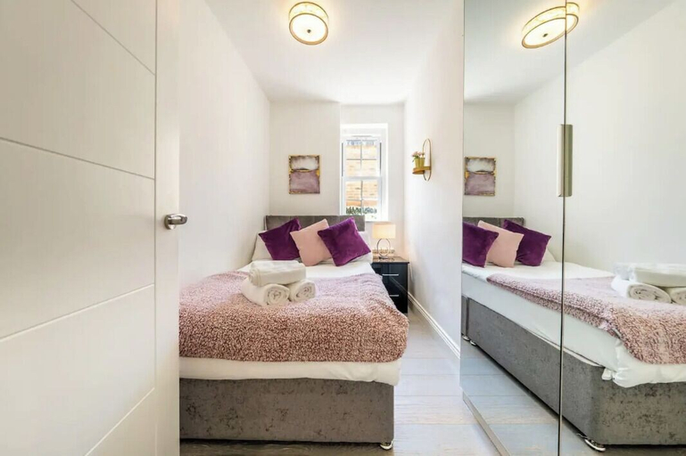 Room 4, The Carlton Residences, London