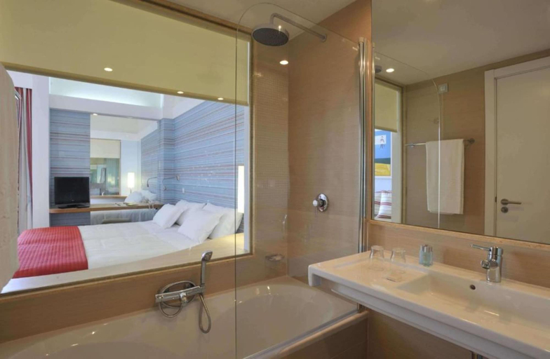 Bathroom 4, Pestana Dom João II Hotel Beach & Golf Resort, Portimão
