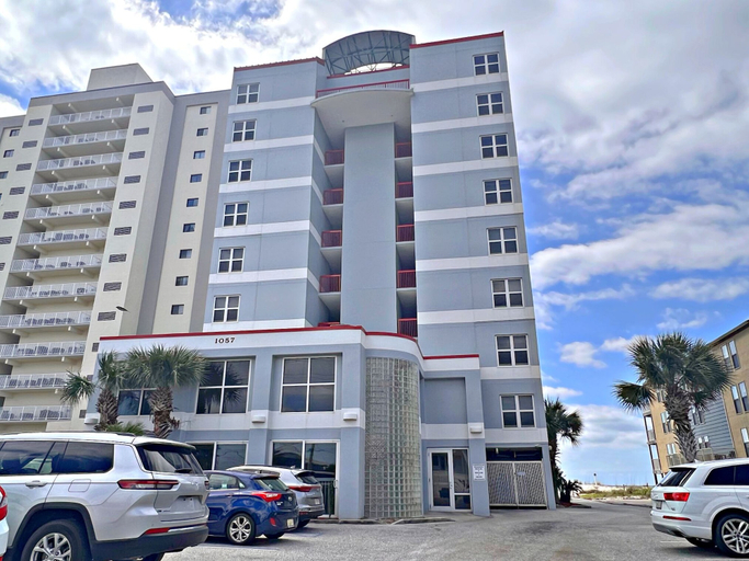 Exterior & Views 2, Caribbean, Baldwin