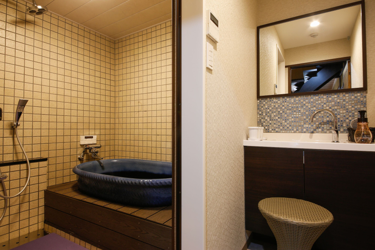 Bathroom 4, Kyomachiya Bettei Hanatei, Kyoto