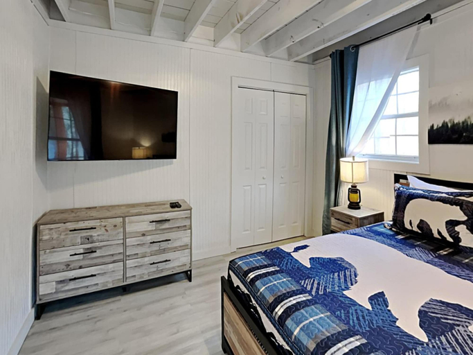 Bedroom 3, Jireh Mount Cabin, Cocke