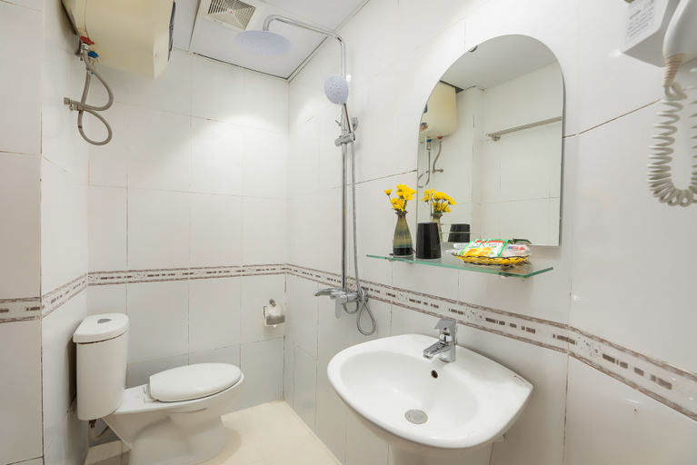 Bathroom 5, Golden Time Hostel 3, Hoàn Kiếm