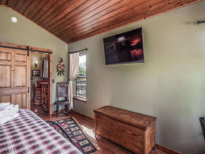 Bedroom 3, Back at the Ranch, Lincoln