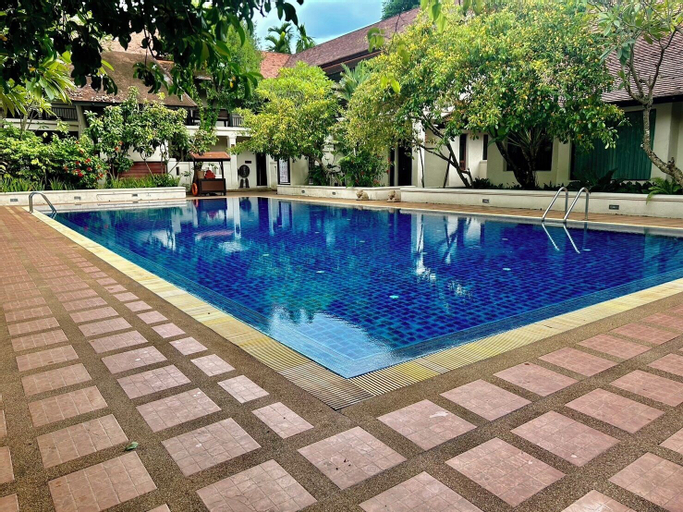 Swimming Pool 4