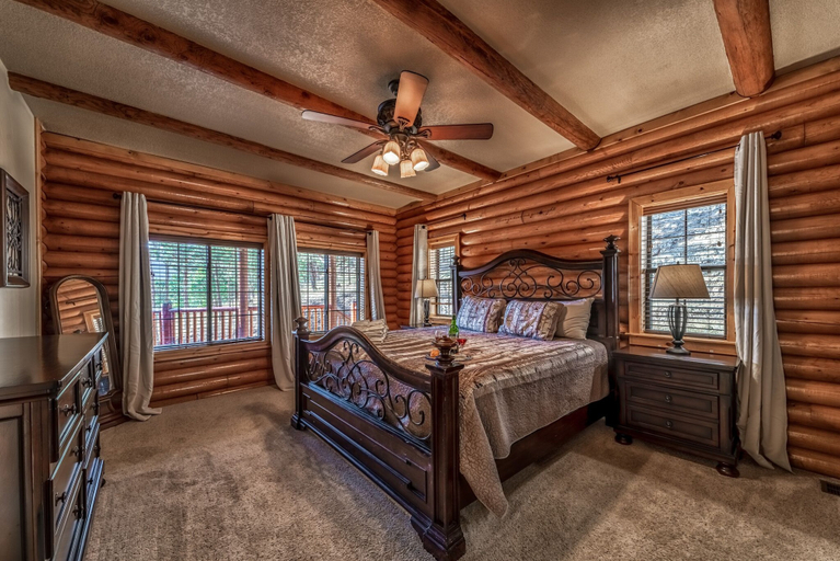 Bedroom 3, Big Sky, Lincoln