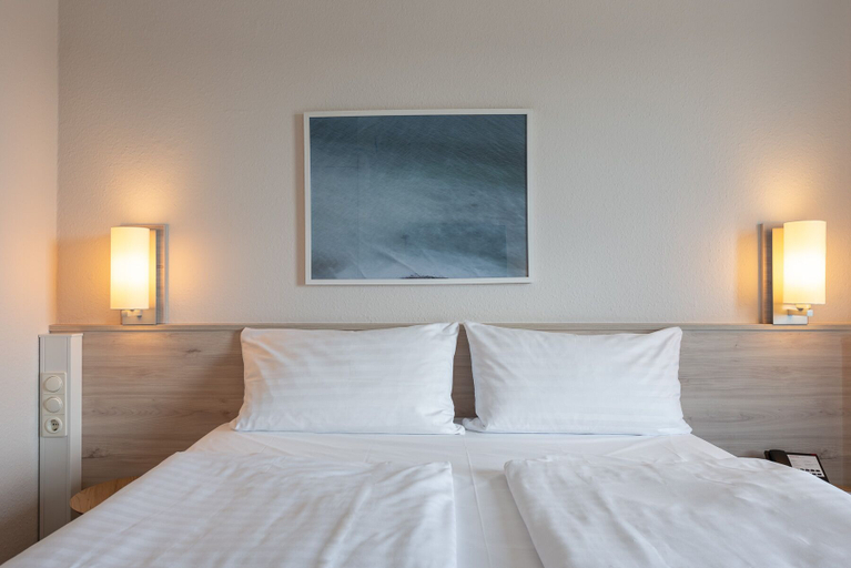 Bedroom 3, IntercityHotel Kiel, Kiel