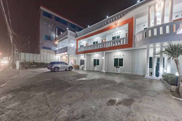 Exterior & Views 2, RedDoorz @ Hotel Arwana Tugu Puncak, Bogor