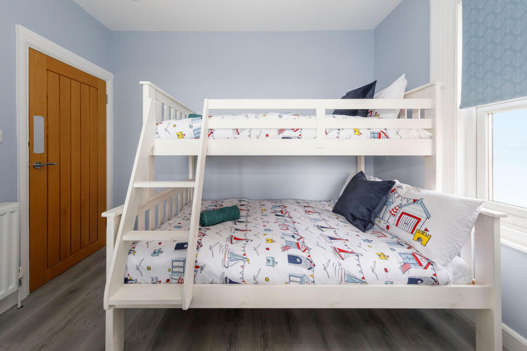 Bedroom 2, Chic 2-bed Seafront Haven Near Felpham Beach, West Sussex