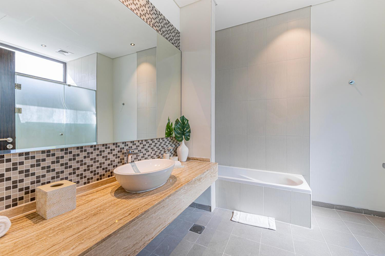 Bathroom 3, Daniels Golf Course 5BR Villa with Private Pool, Dubai