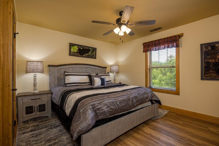 Bedroom 2, Almost Heaven, Sevier