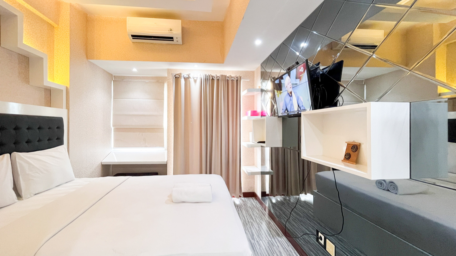 Bedroom 3, Simply and Cozy Living Studio Vida View Makassar Apartment By Travelio, Makassar