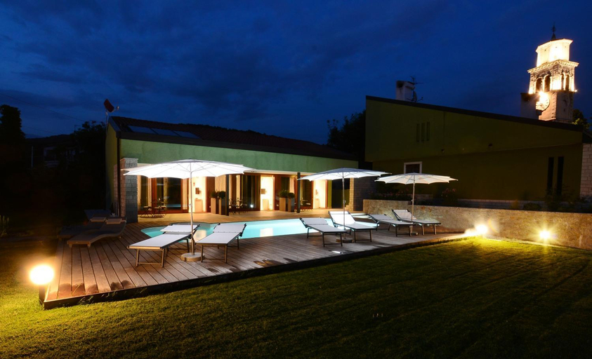 Others 4, B&B Sgonico, Trieste