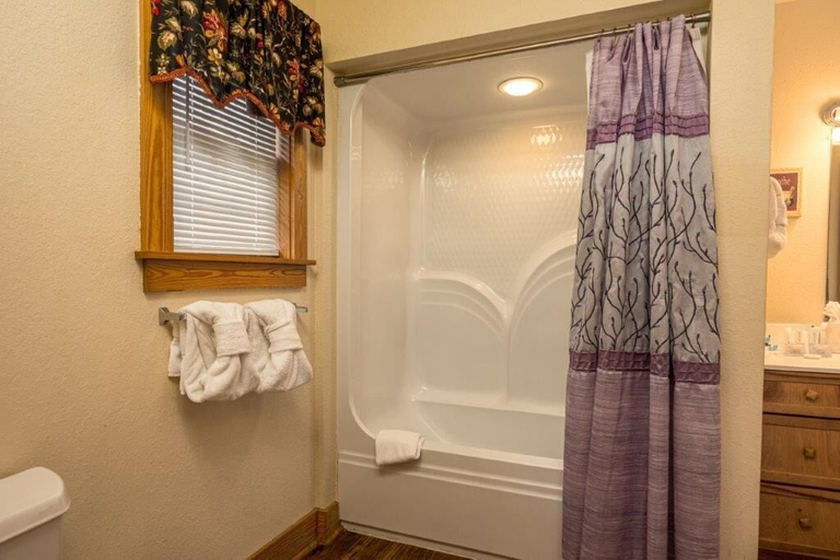 Bathroom 4, Briarstone Lodge Condo 13A - Two Bedroom Condo, Sevier