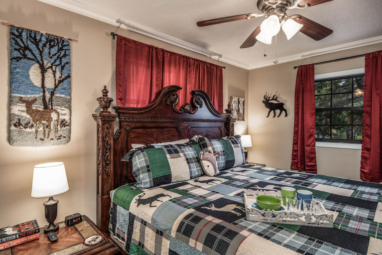 Bedroom 3, Wilderness Lodge, Lincoln