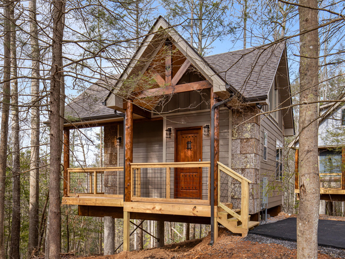 Exterior & Views 1, Abright Grove - Unit 2, Cocke
