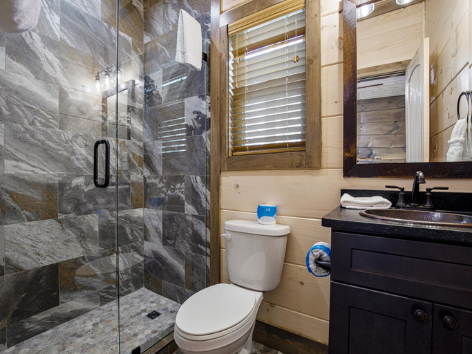 Bathroom, Abright Grove - Unit 2, Cocke