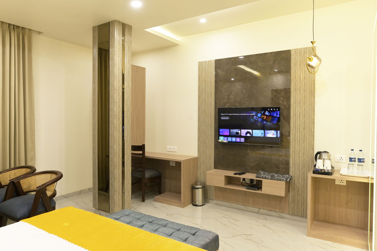 Bedroom 2, Hotel Aditya Grand - Bhopal, Bhopal